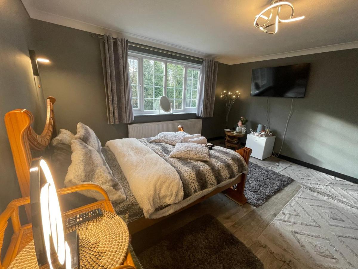 Da Vinci Guest House & Guest Parking, A Real Gem Crawley  Exterior foto